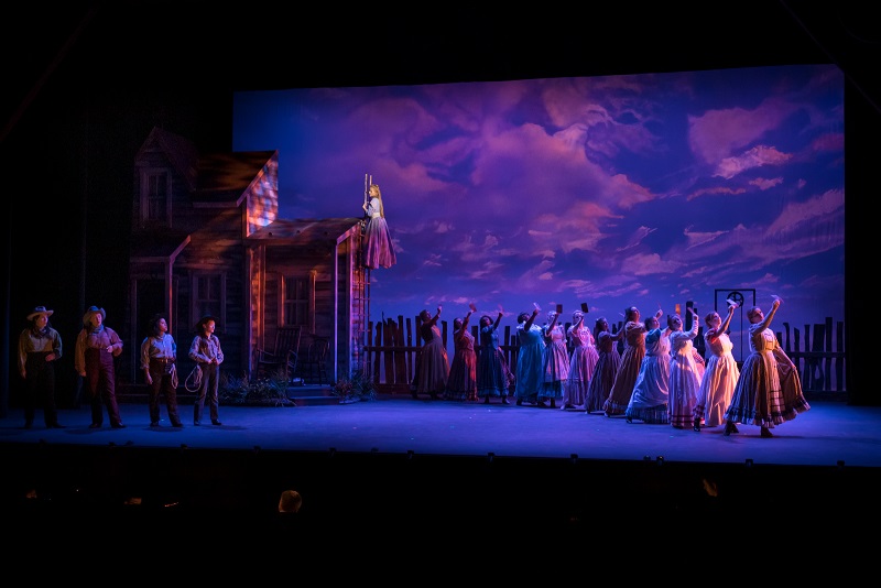Students perform Oklahoma