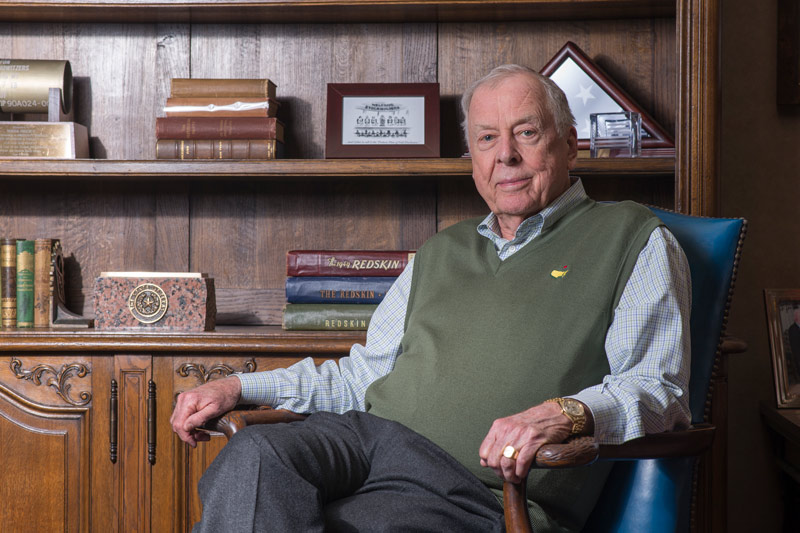 Boone Pickens in his home